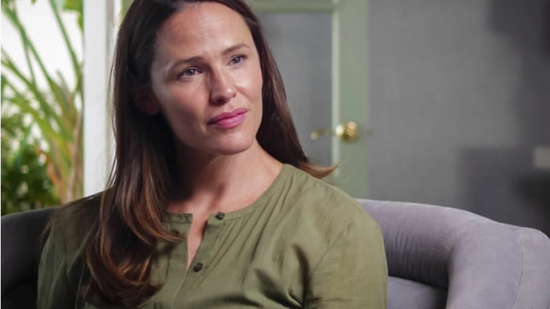 Jennifer Garner Admits She Has No Family Pictures Because Her Kids Are So Scared of Cameras