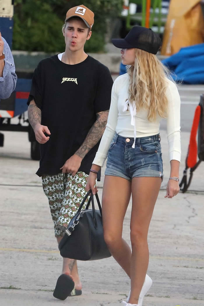 Justin Bieber Kisses Hailey Baldwin