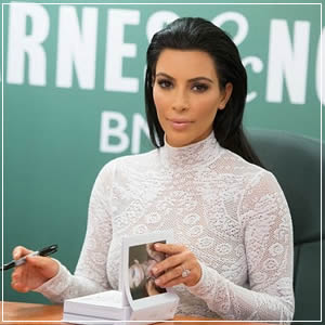 Kim Kardashian all in Curves