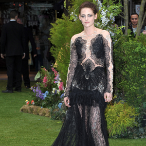 Kristen Stewart wears Marchesa to Snow White and the Huntsmen premiÃ¨re