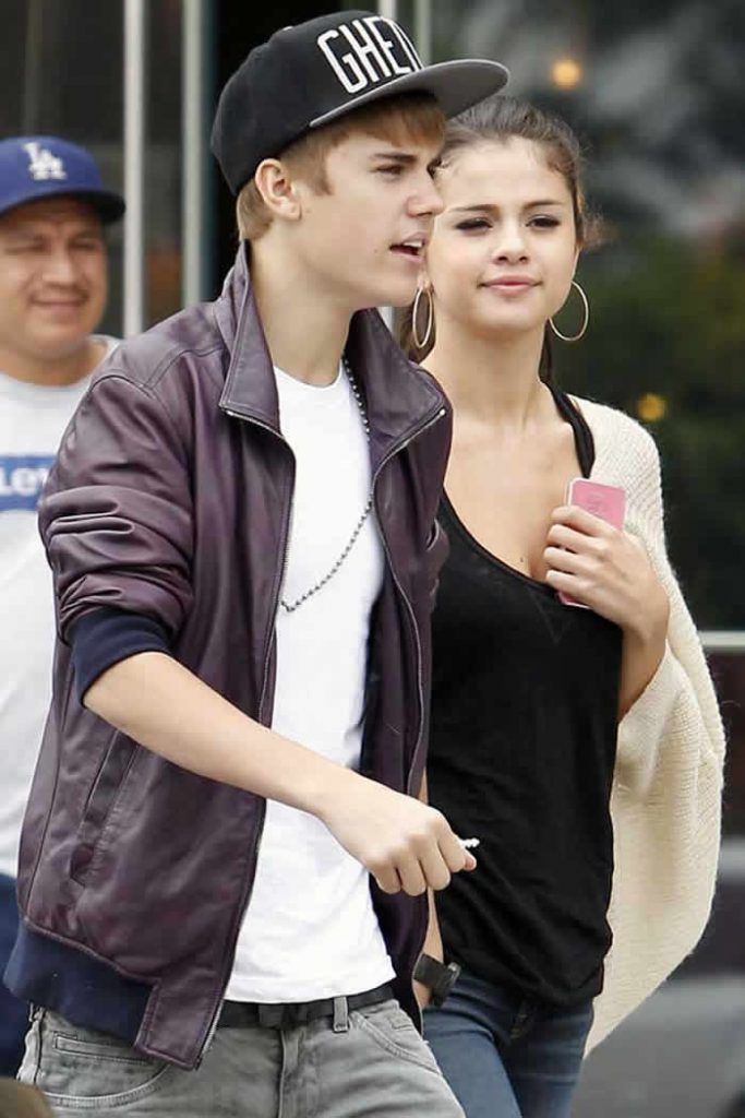 Selena Gomez Gives Sick Kids Xmas 'Gift Of Kindness' Amid Justin Bieber 'Tortured Relationship' Rumors