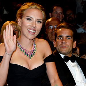 Scarlett Johansson Is Engaged to Romain Dauriac