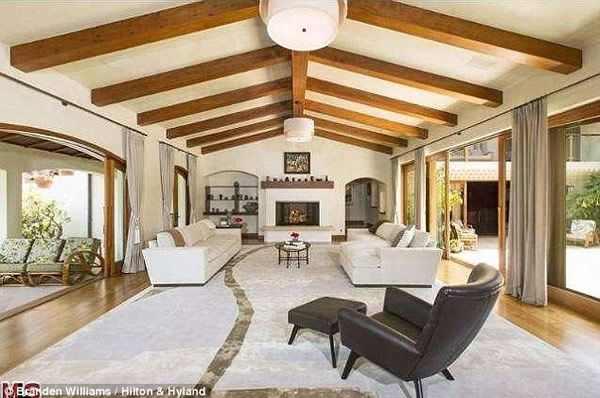 Bruce Willis has sold his luxurious Beverly Hills home