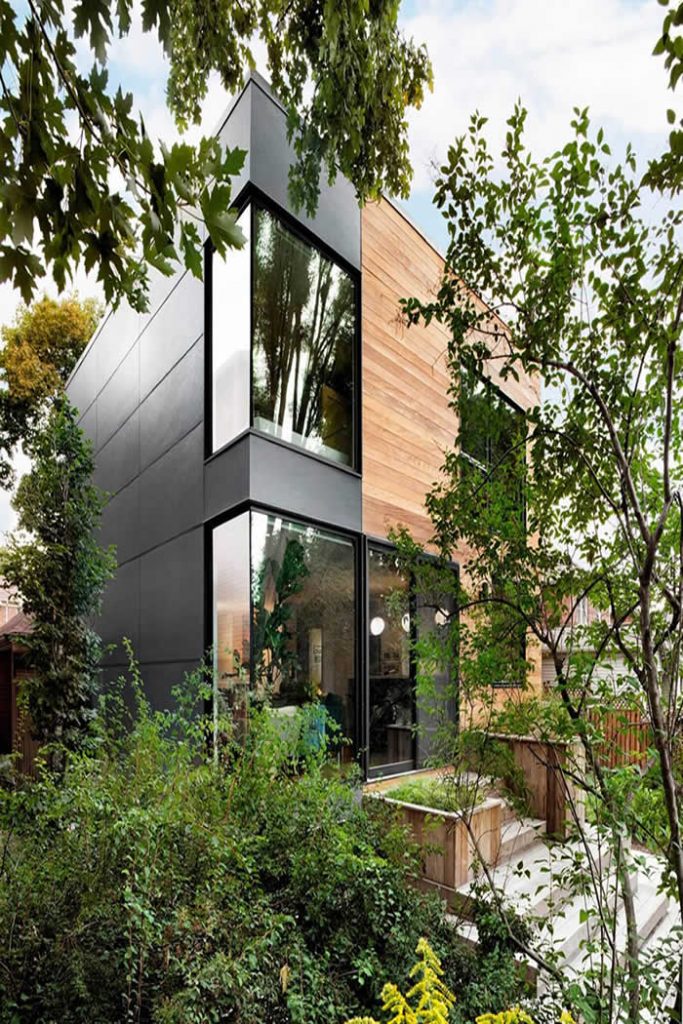 Contemporary Two Storey Residence in Toronto