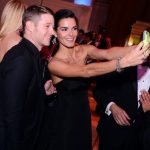 Benjamin McKenzie and Angie Harmon