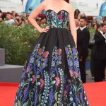 Elizabeth Banks In Andrew Gn