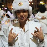 Partygoers at New York's DÃ®ner en Blanc