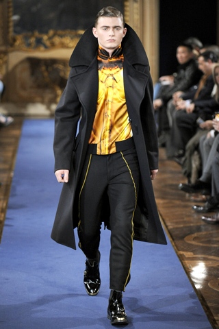 Winter 2011 Collection By Alexander McQueen