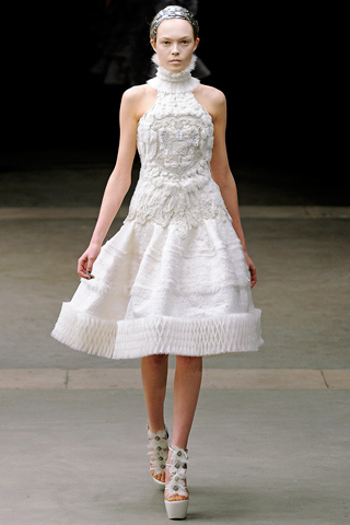 alexander mcqueen ready to wear fall 2011 collection 23