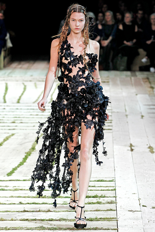Karlie Kloss In Alexander McQueen Spring 2011