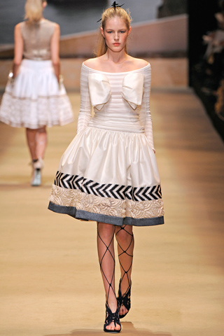 Alexis Mabille Spring 2010 Ready To Wear Collection
