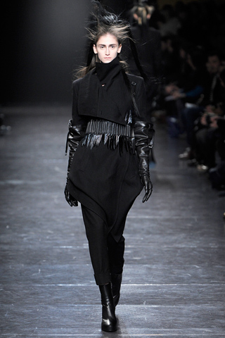 Ann Demeulemeester RTW Fall 2011 Collection Gallery 1