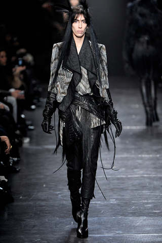 Ann Demeulemeester RTW Fall 2011 Collection Gallery 17