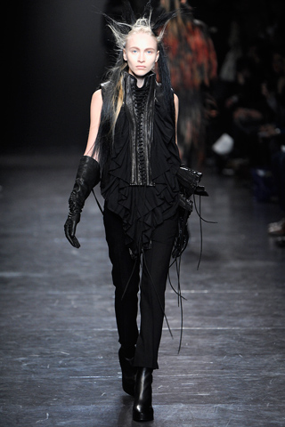 Ann Demeulemeester RTW Fall 2011 Collection Gallery 32