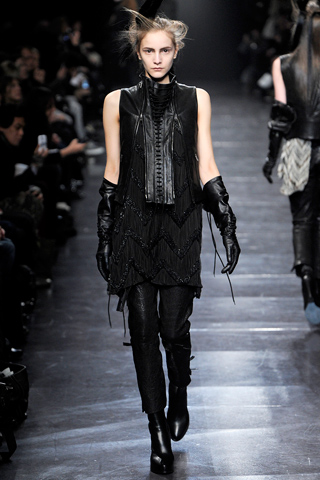 Ann Demeulemeester RTW Fall 2011 Collection Gallery 7