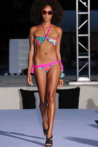 Mercedes-Benz-Fashion-Week-2011-Miami- Dolores Cortes