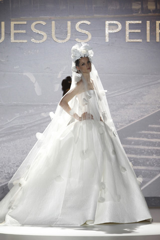 Jesus Peiro Bridal Fabrics 2011
