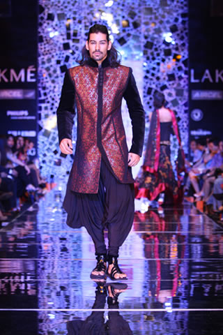 Winter 2010 Collection by Manish Malhotra