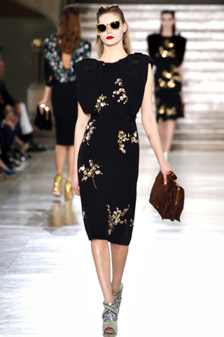 Review on Miu Miu Ready-to-wear Fall/Winter 2011 Collection from Paris Fashion Week
