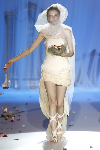 Raimon Bundo designs bridal 2011