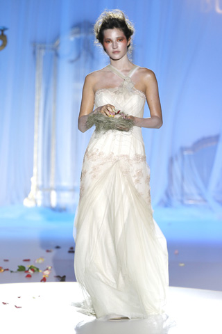Bridal Dresses 2011 by Raimon Bundo