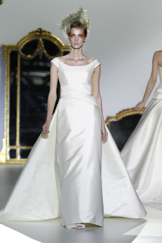 Bridal Dresses Show 2011 by Raimon Bundo
