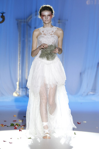 Bridal Show 2011 by Raimon Bundo