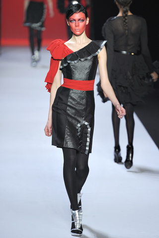 viktor and rolf ready to wear fall winter 2011 collection 31