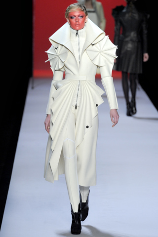 viktor and rolf ready to wear fall winter 2011 collection 9
