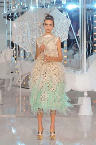 Louis Vuitton Spring/Summer Collection 2012 at Paris Fashion Week