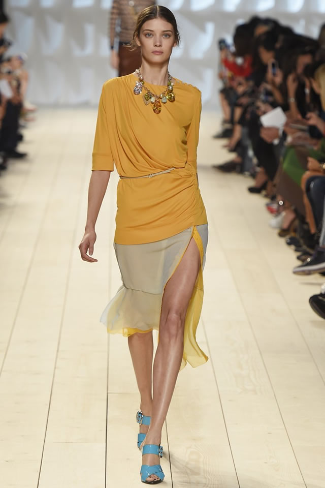 Paris Fashion Week S/S Latest Nina Ricci Collection