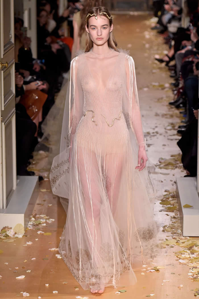 Valentino Spring  2016 Collection