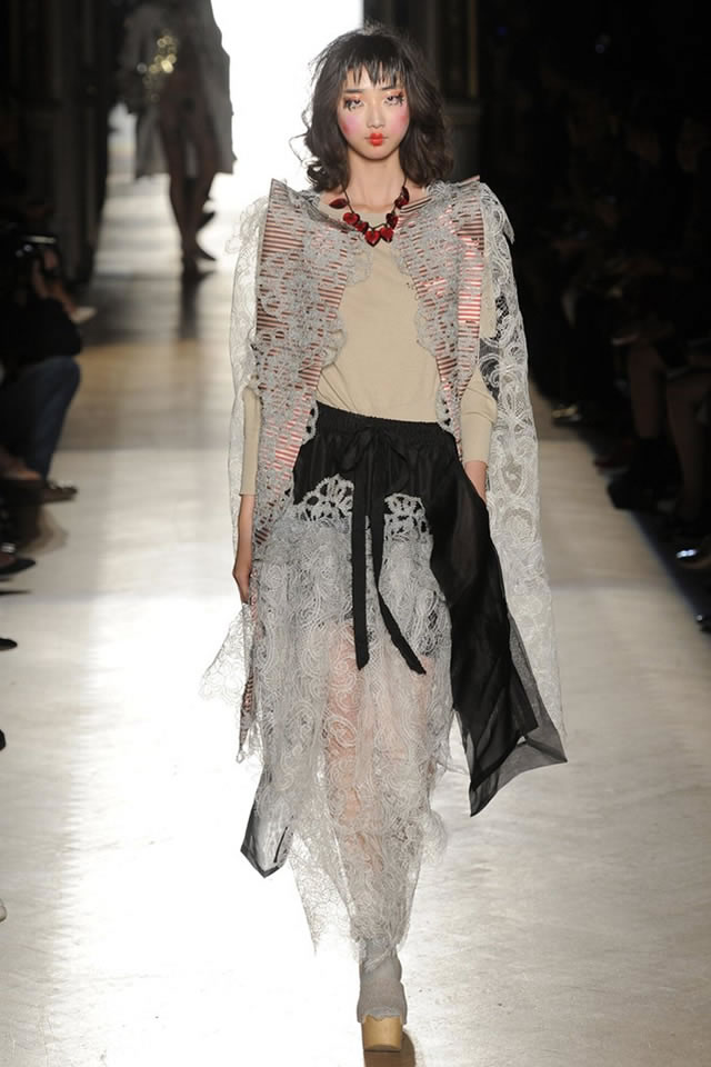 Latest Collection Paris Fashion Week S/S 2015 by Vivienne Westwood