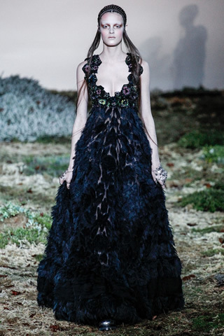 Alexander McQueen Paris Fashion Week Fall/Winter 2014-15 Collection