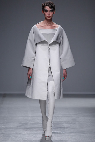 Latest Collection by Gareth Pugh Spring 2014