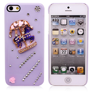 Diamond studded iPhone 5 Bewilders Chinese