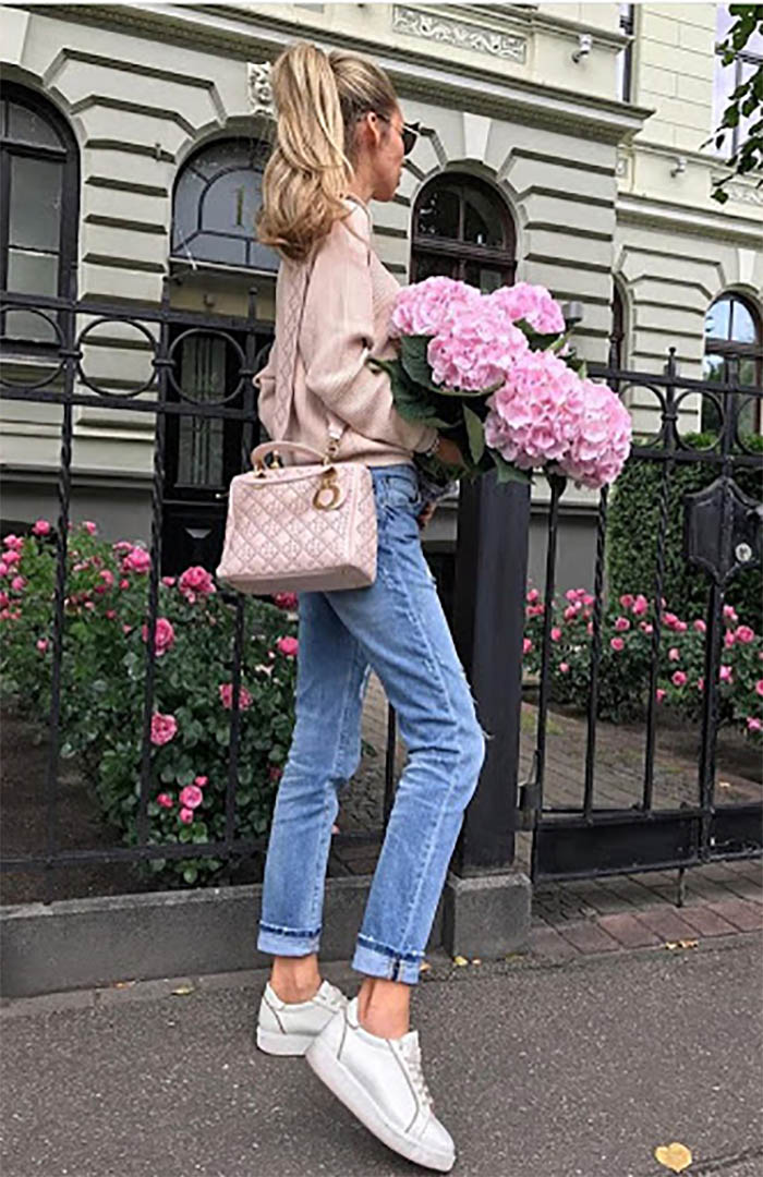 Casual Spring Outfit Ideas with Sneakers