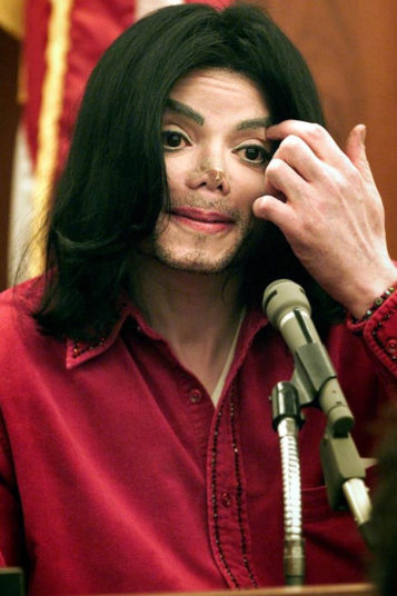 Michael Jackson's Nose Was Reportedly Missing From His Face At the Time ...