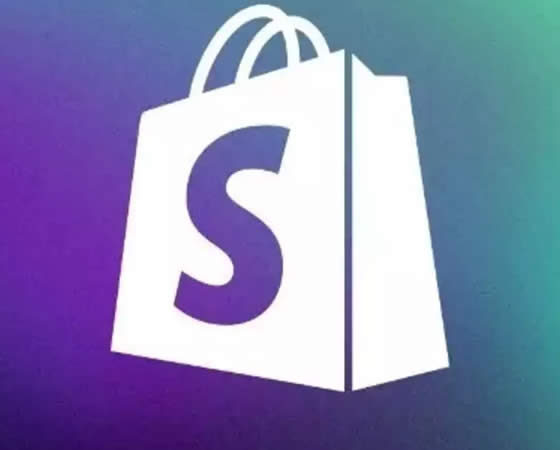 Shopify AI-powered commerce assistant