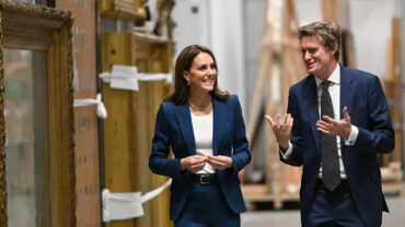 Kate Middleton Turns Heads in Striking Electric Blue Suit During Solo London Museum Visit